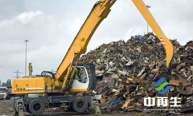 生活垃圾填埋作業(yè)工藝,可分為一體化推壓工藝和挖推壓組合工藝兩種