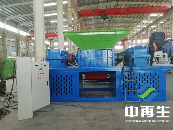 金屬粉碎工業(yè)的發(fā)展中,撕碎機起到很大推動作用